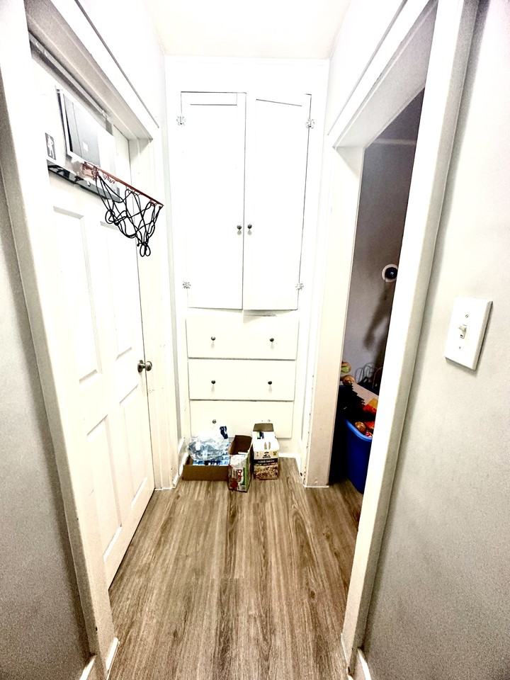 1615 Moy Avenue - Photo 7 of 18