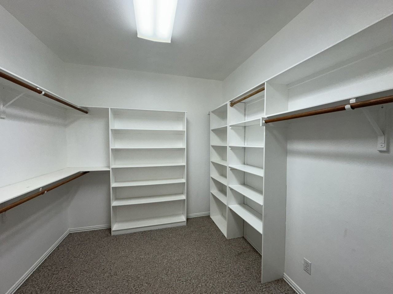 8324 County Road 1006 - Photo 4 of 23