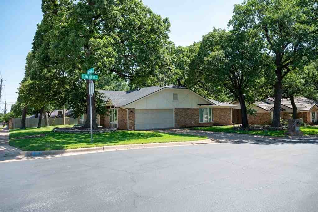 2237 Norwood Dr - Photo 2 of 40