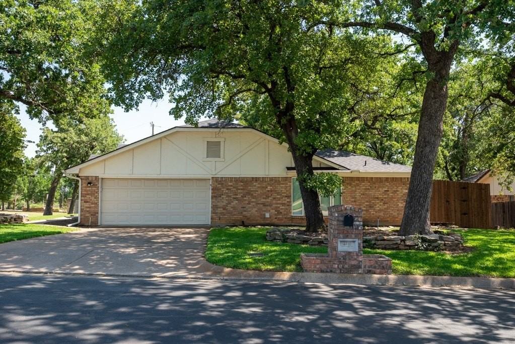 2237 Norwood Dr - Photo 3 of 40