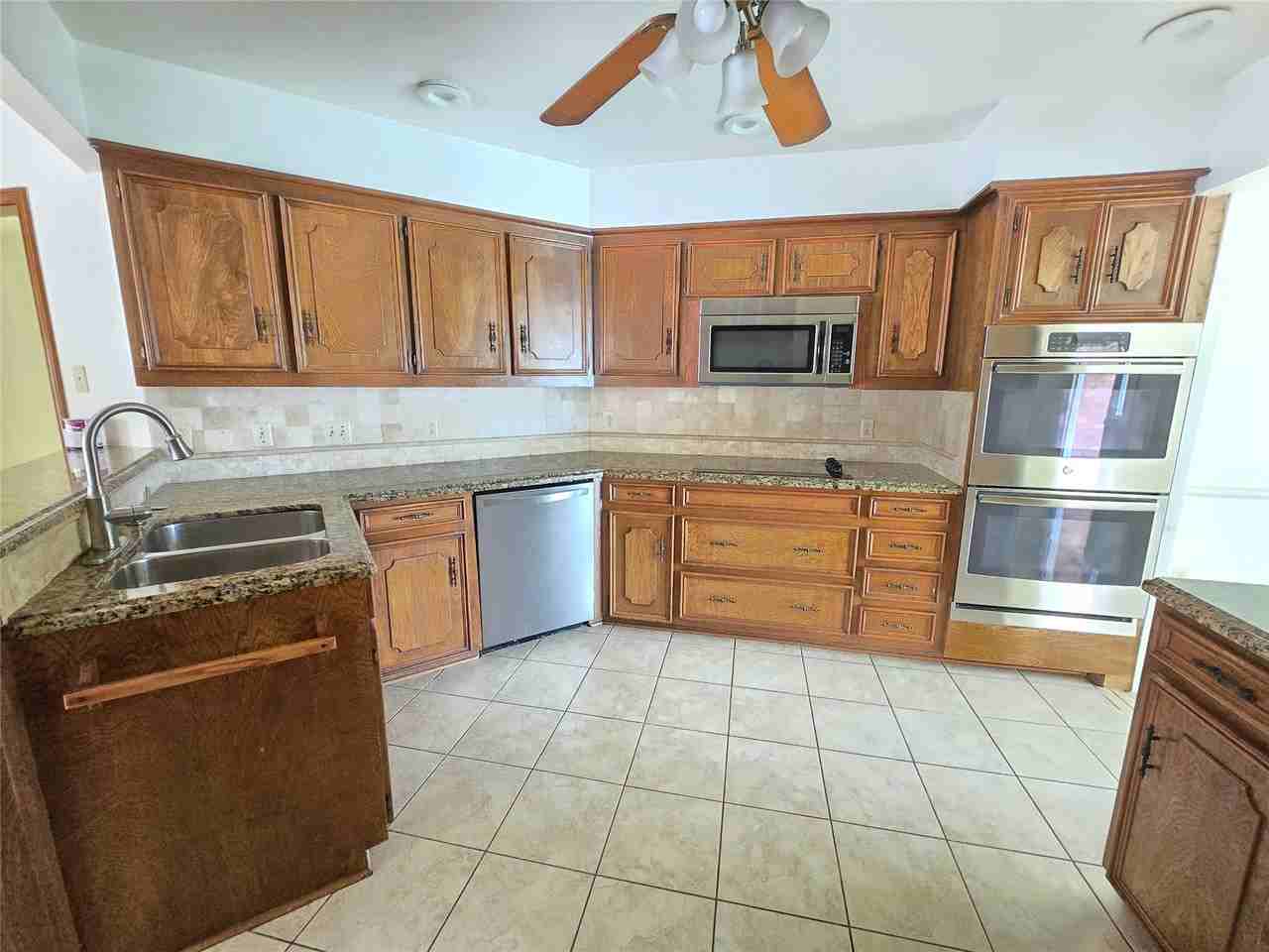 1308 Northridge Dr - Photo 2 of 7