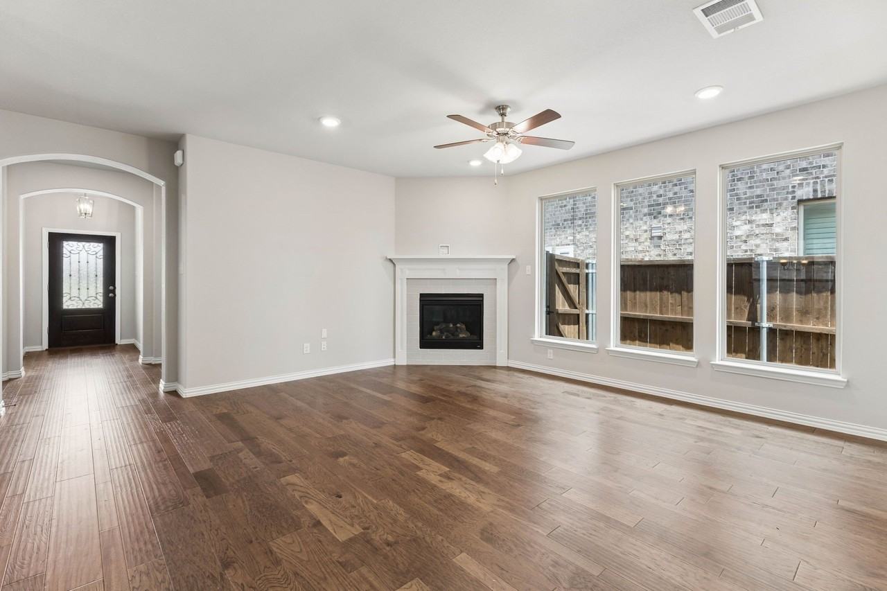 1104 Milfoil Dr - Photo 4 of 26