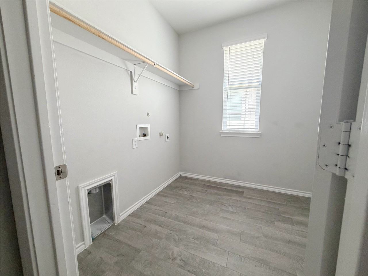 9000 Huxley Dr - Photo 4 of 6