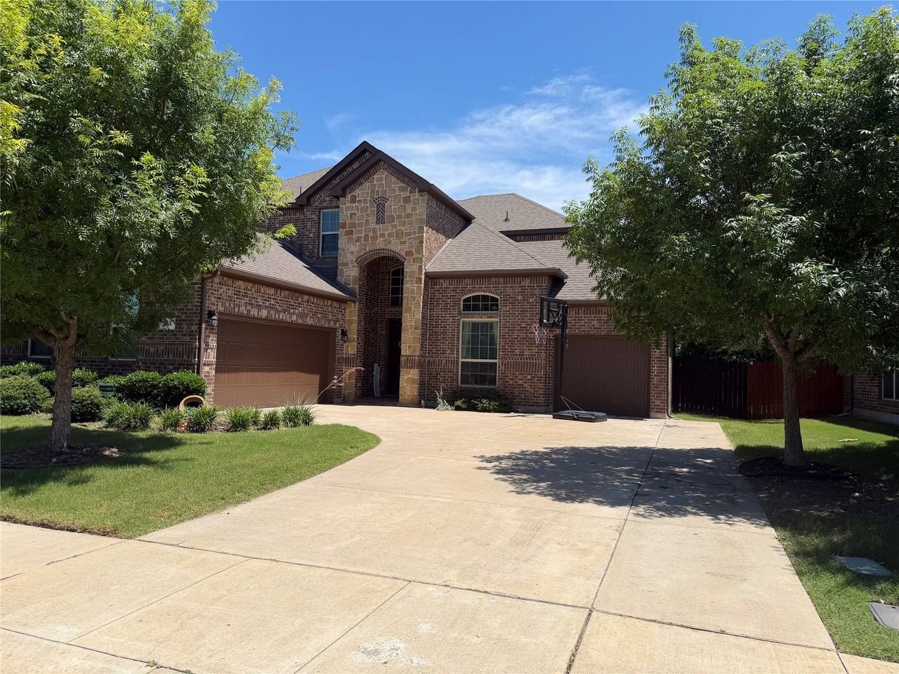 254 Ashlawn Dr - Photo 2 of 23