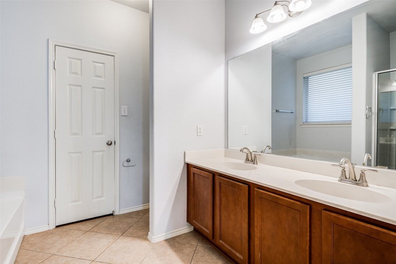 5112 Rustic Ridge Dr - Photo 3 of 12
