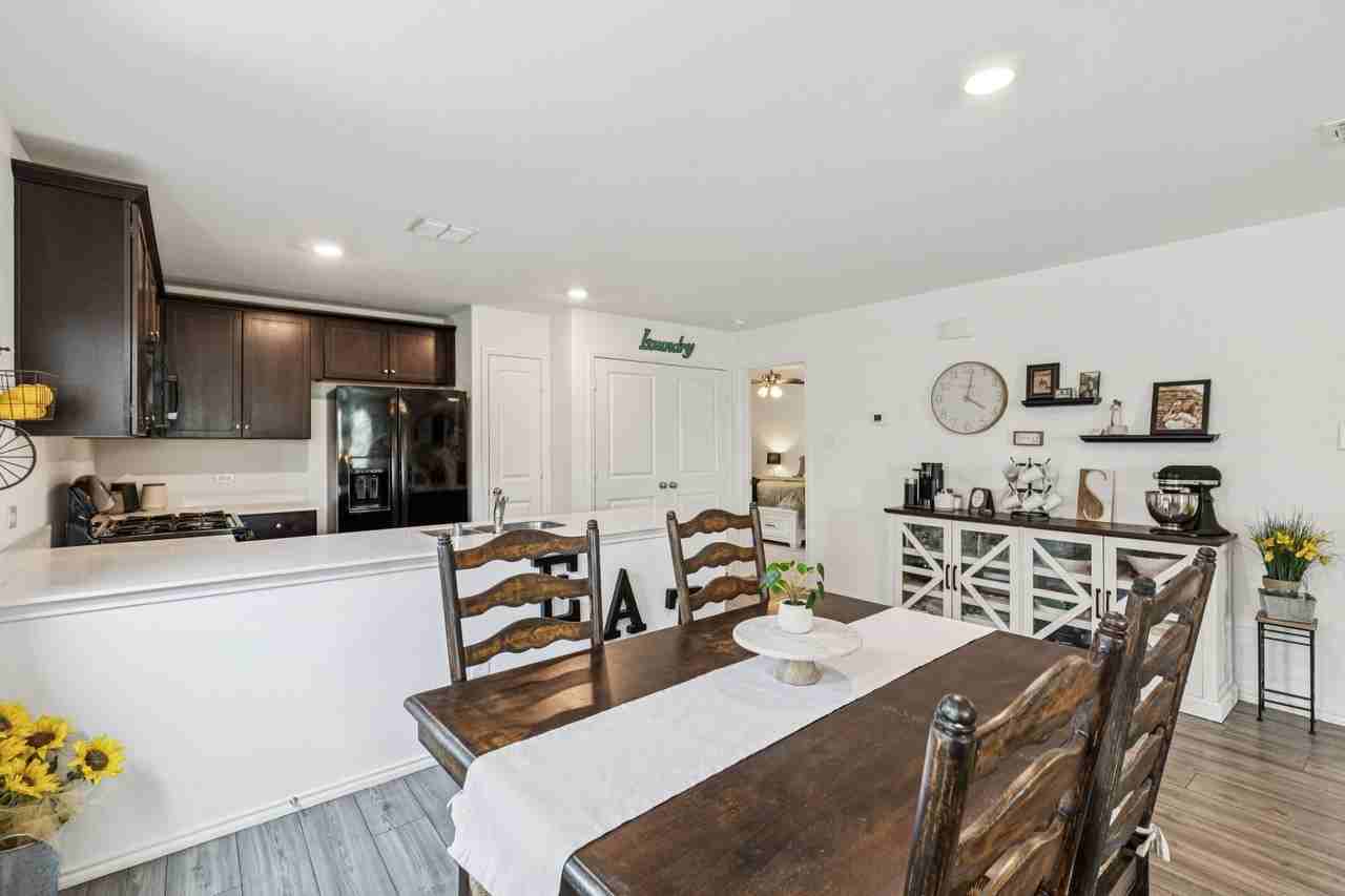 7408 Bluebell Ln - Photo 6 of 26