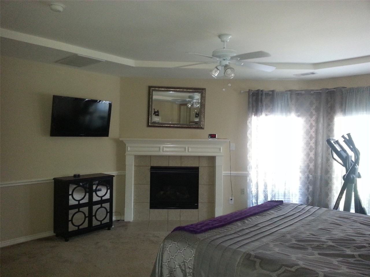 107 Pinedale Dr - Photo 2 of 10