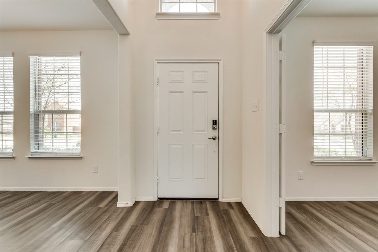 4003 Bighorn Dr - Photo 5 of 40