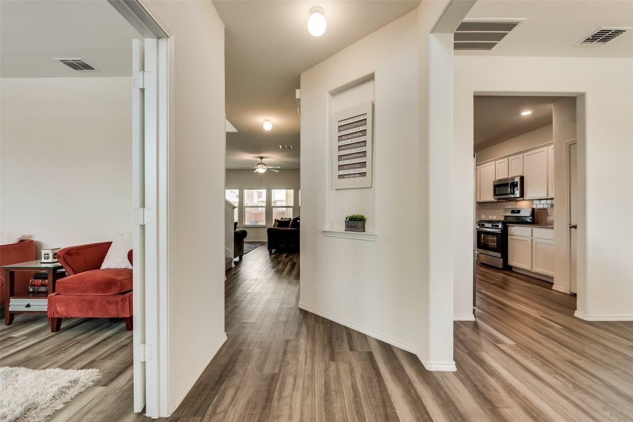 4003 Bighorn Dr - Photo 6 of 40