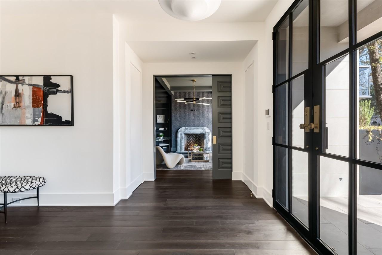 3220 Colgate Ave - Photo 4 of 36