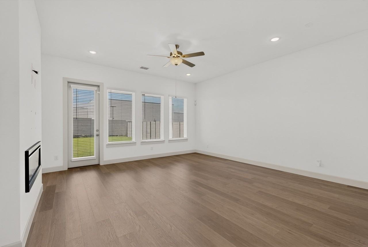 4013 Chastetree Ln - Photo 7 of 40