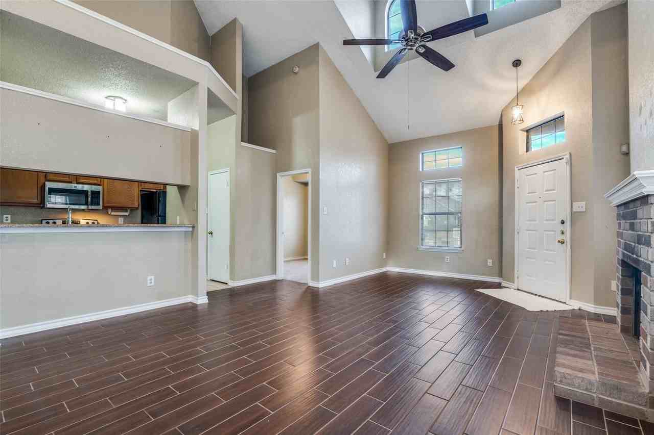 4803 Clover Haven St - Photo 3 of 12