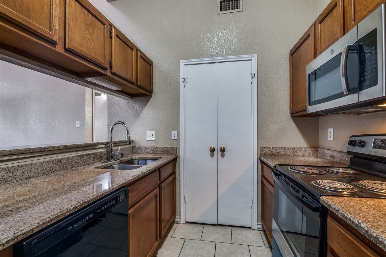 4803 Clover Haven St - Photo 6 of 12