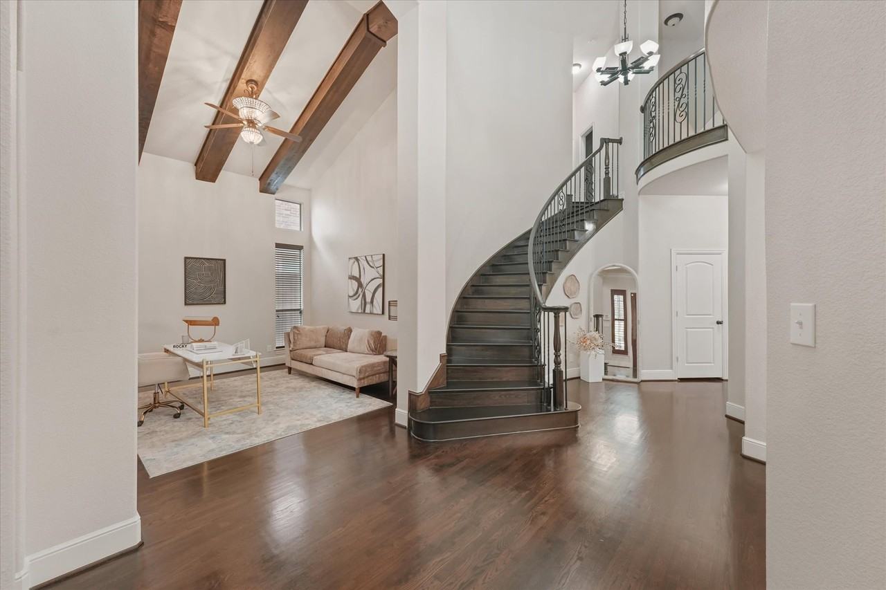 6032 Garden Gate Dr - Photo 5 of 40