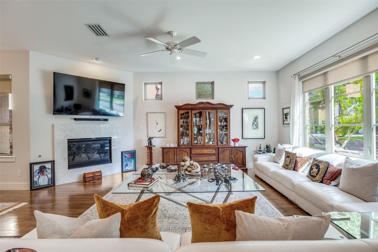 5611 Martel Ave - Photo 4 of 25