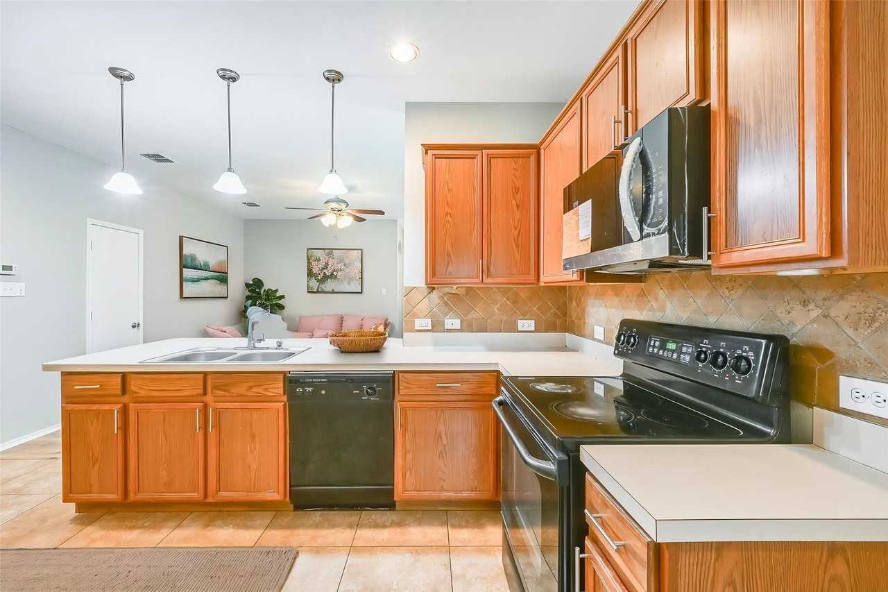 5435 Jacob Dr - Photo 6 of 17