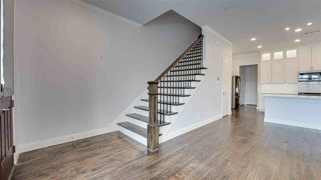 8447 Jacobs St - Photo 7 of 32