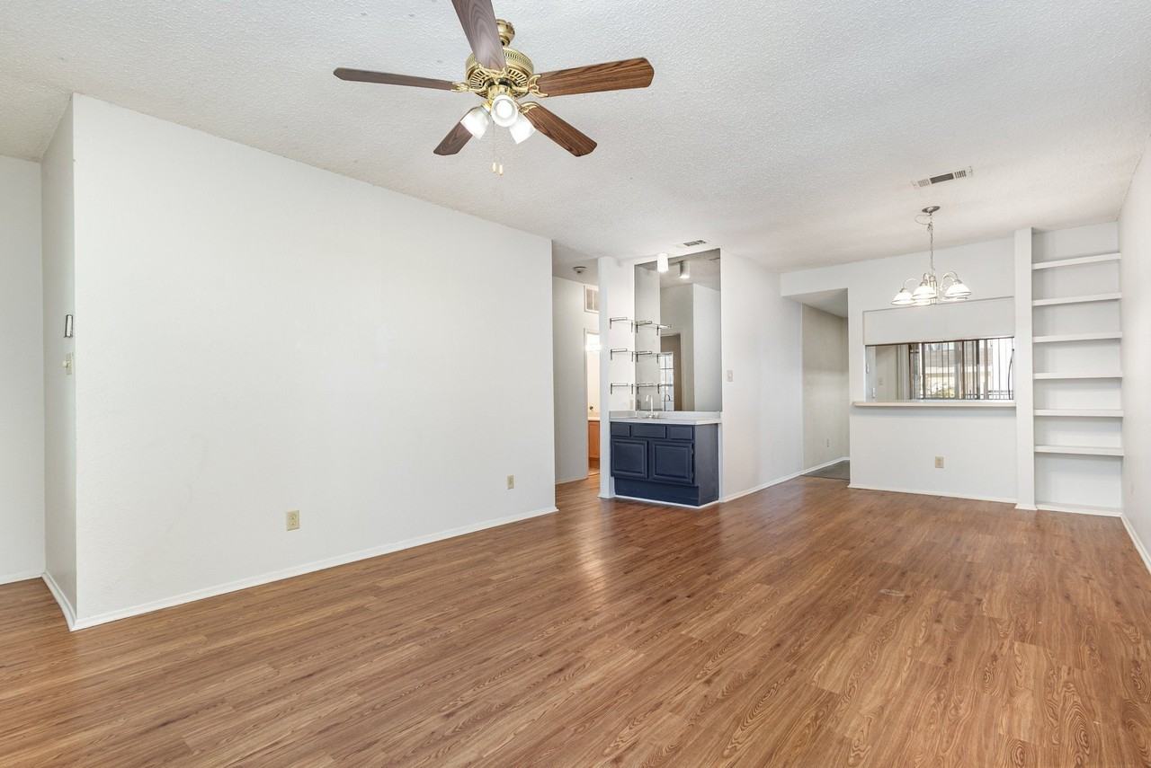 5740 Martel Ave #B3 - Photo 3 of 22