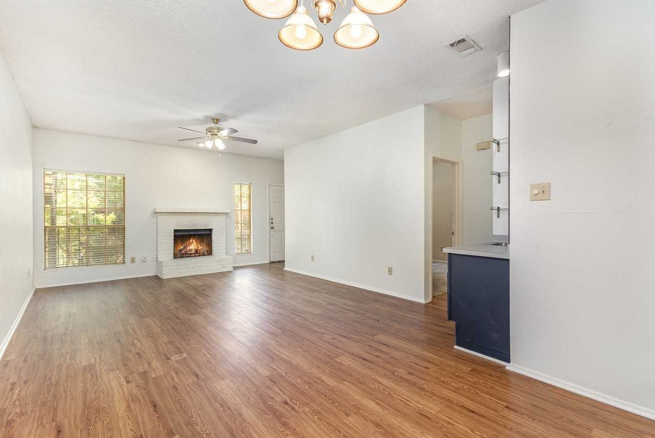 5740 Martel Ave #B3 - Photo 4 of 22