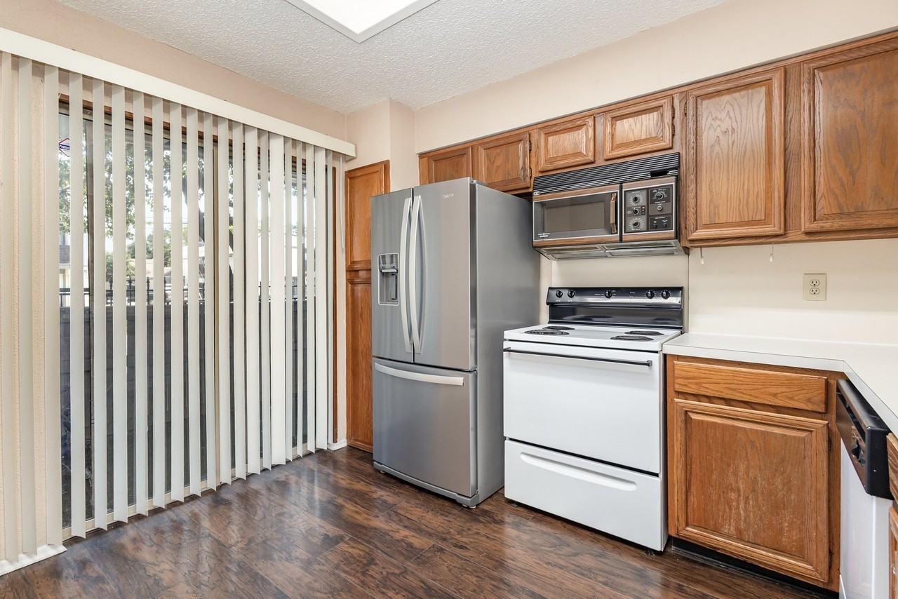 5740 Martel Ave #B3 - Photo 5 of 22
