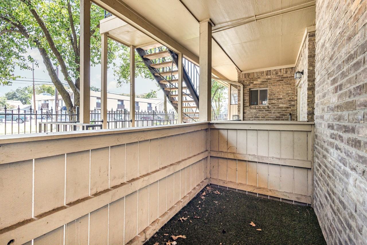 5740 Martel Ave #B3 - Photo 7 of 22