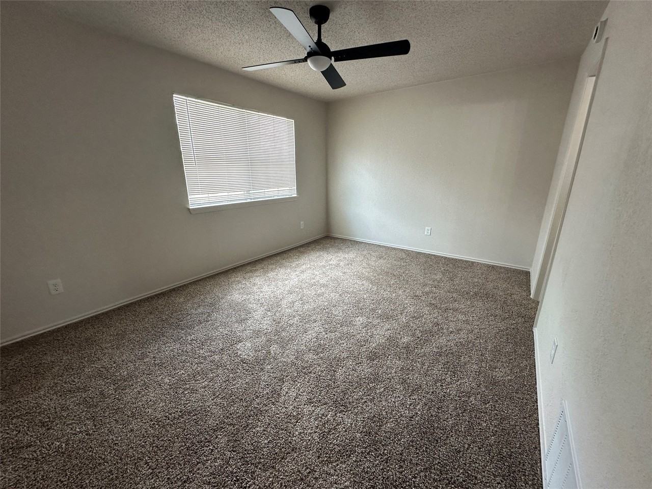 10410 Cymbal Dr - Photo 7 of 13