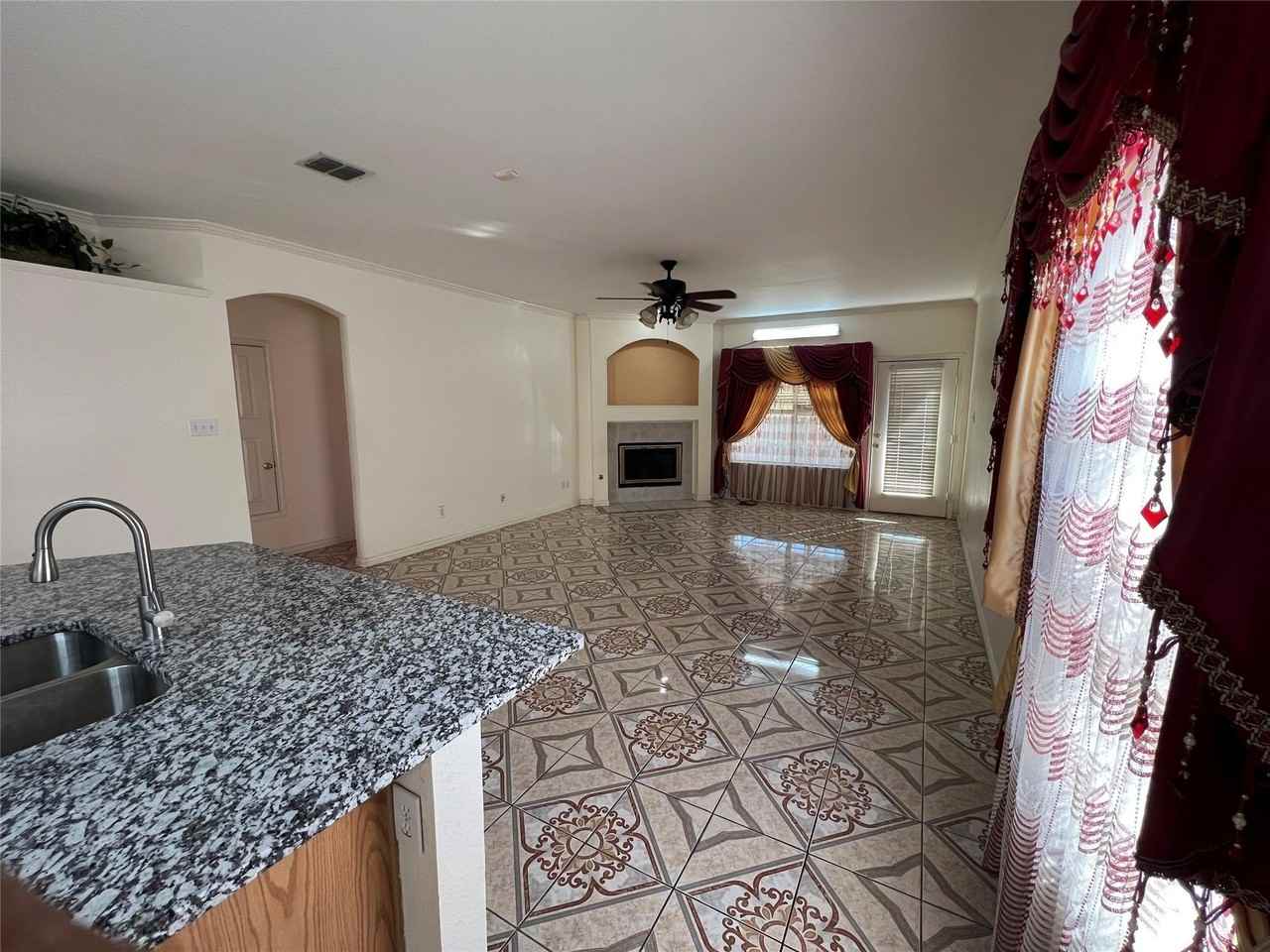 12928 Honey Locust Cir - Photo 5 of 14