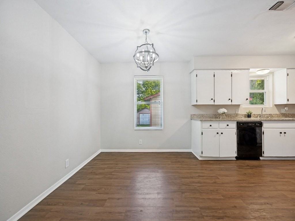 1225 W Hanna St - Photo 7 of 22