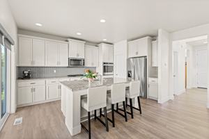 featured image of 4923 N Glenrock Ave #1