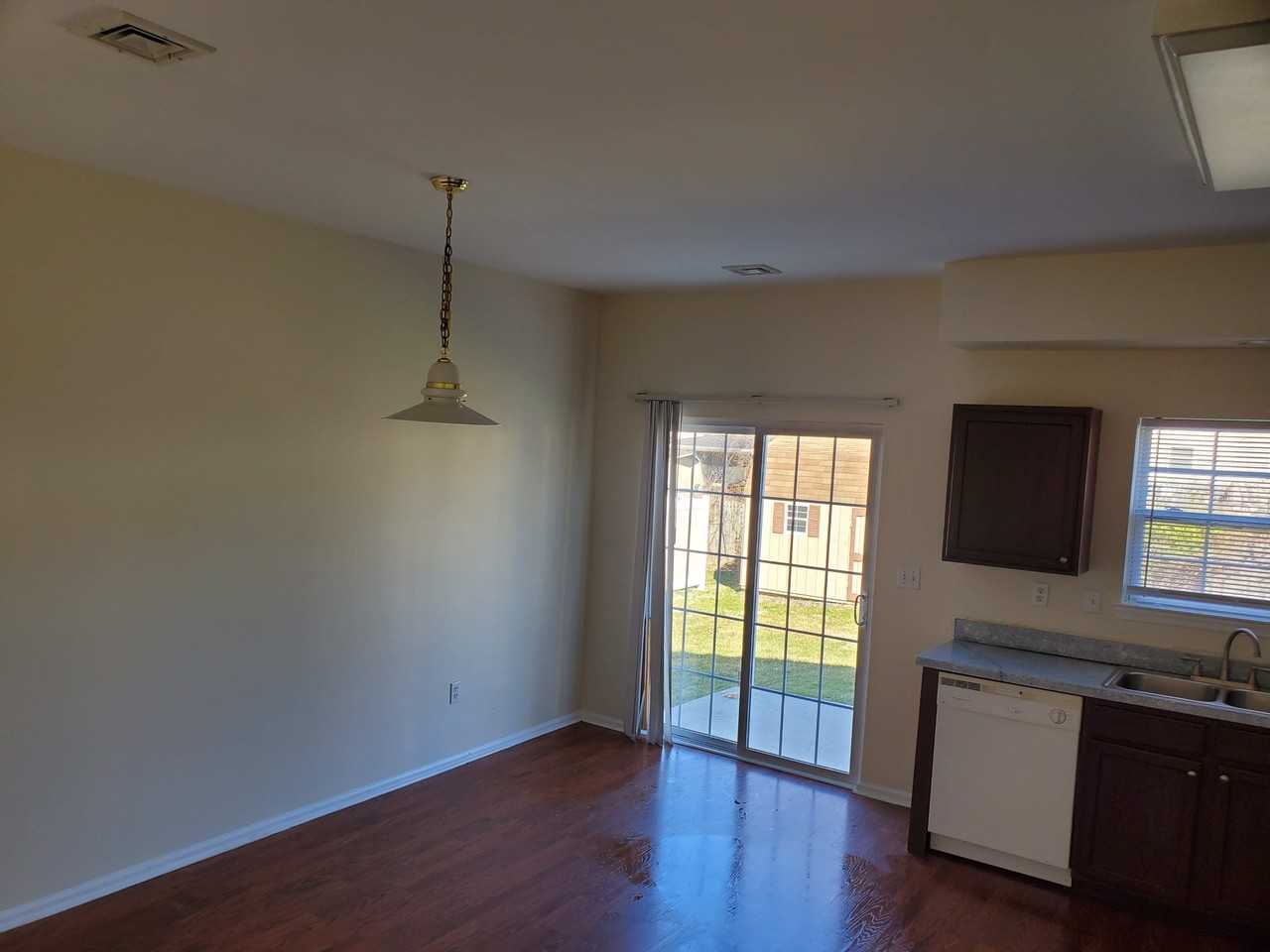 1841 Auburn St #1841 - Photo 3 of 11