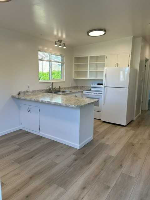 4618 S Russell St - Photo 3 of 17