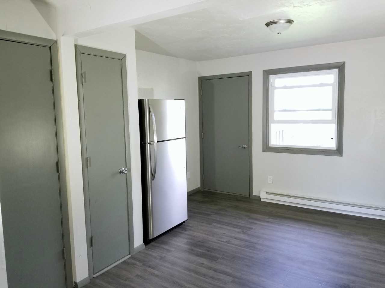 203 Clairmont Ct #4 - Photo 3 of 13