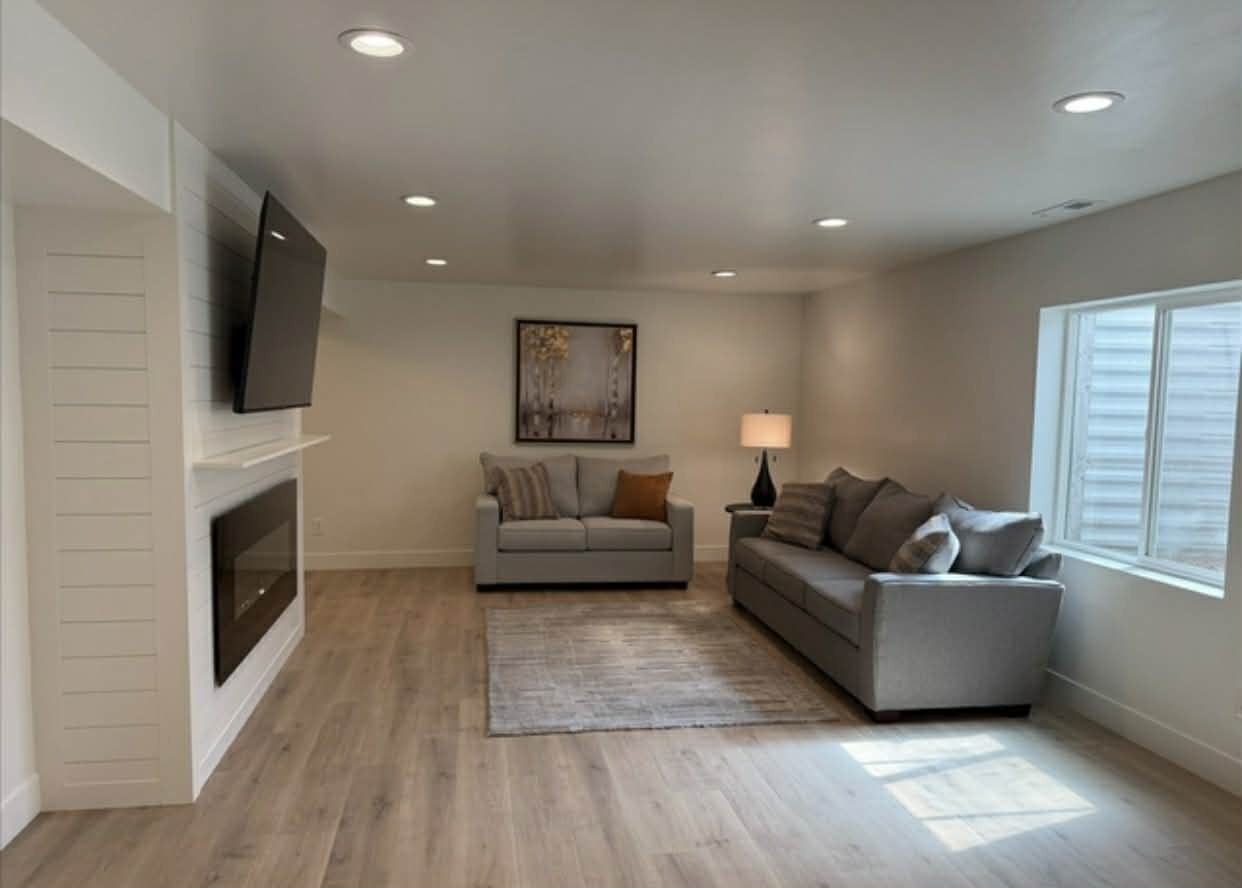 10328 S Yellow Knife Way - Photo 4 of 9