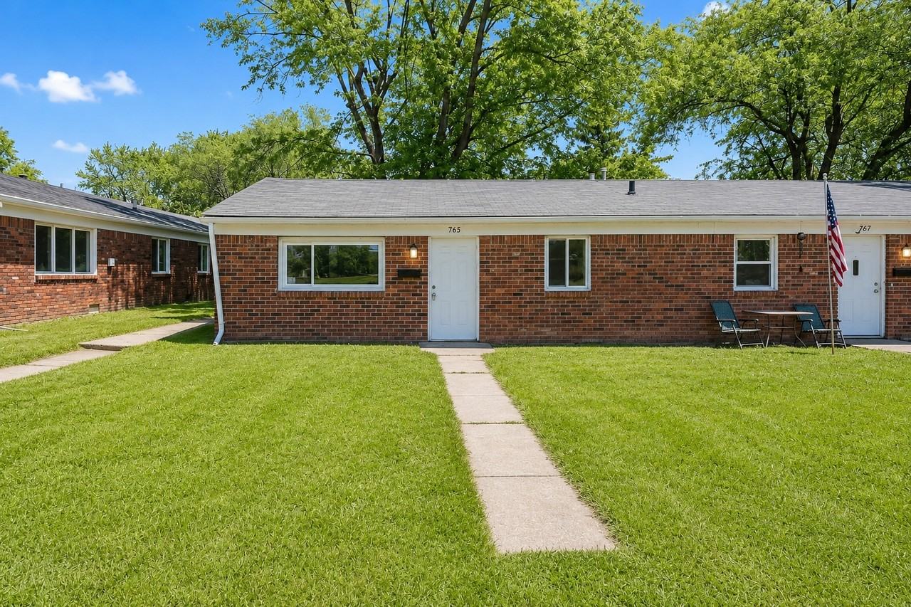 759 Howland Ave #B - Photo 2 of 14