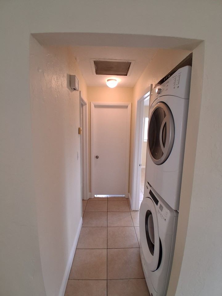 913 Se 14th Ter #915 - Photo 7 of 18