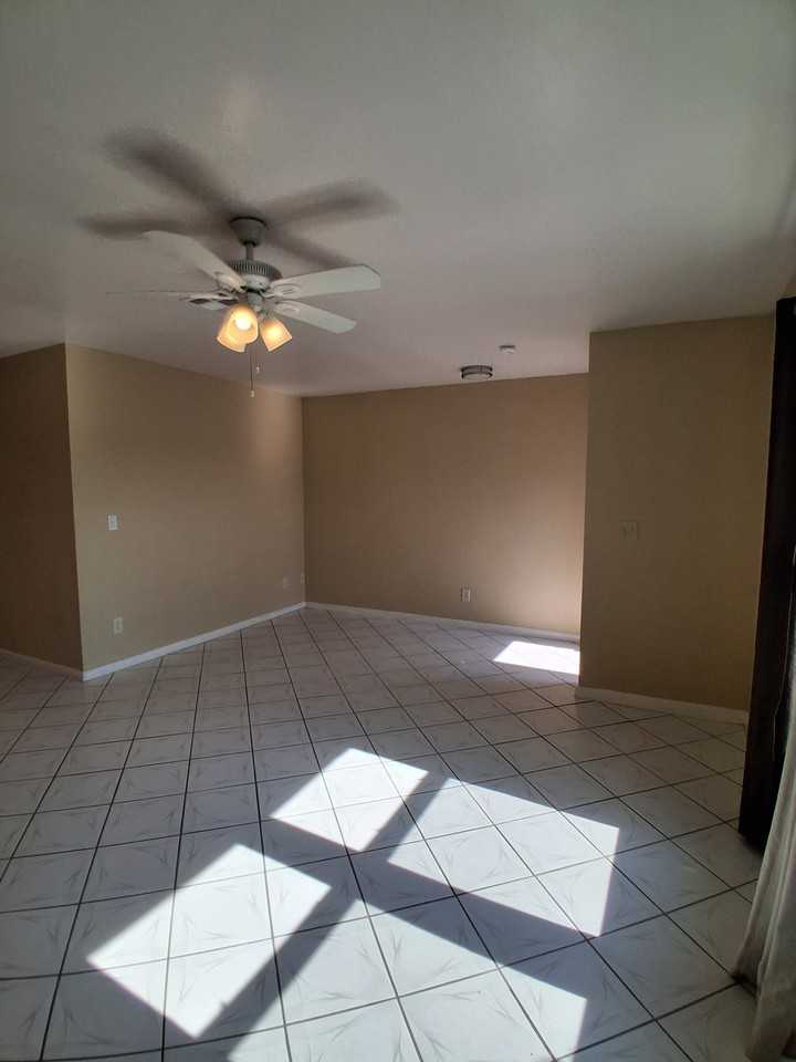 4500 Skyline Blvd #4500 - Photo 4 of 20