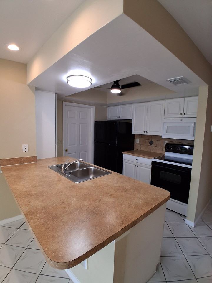 4500 Skyline Blvd #4500 - Photo 6 of 20
