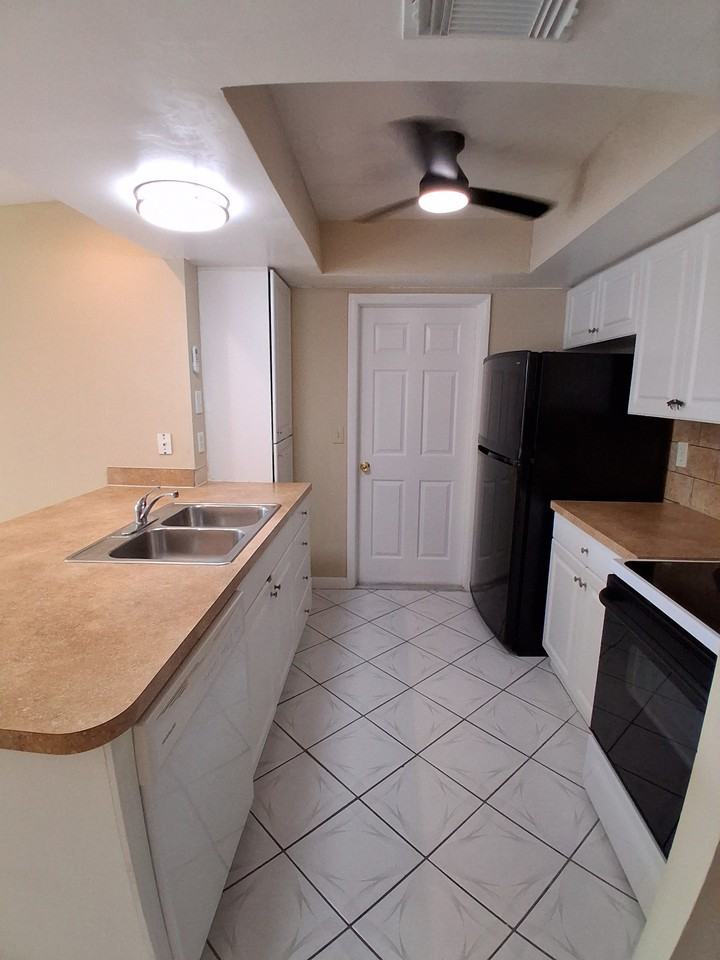 4500 Skyline Blvd #4500 - Photo 7 of 20