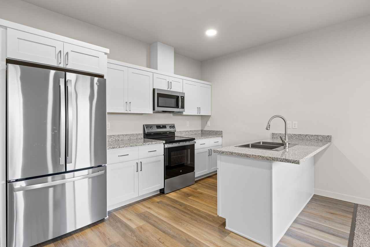 2028 Sunset Dr #2 - Photo 4 of 23