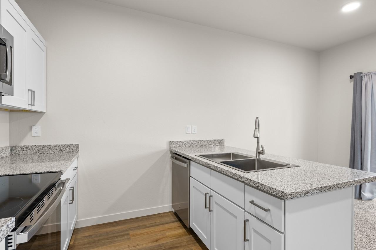 2028 Sunset Dr #2 - Photo 5 of 23