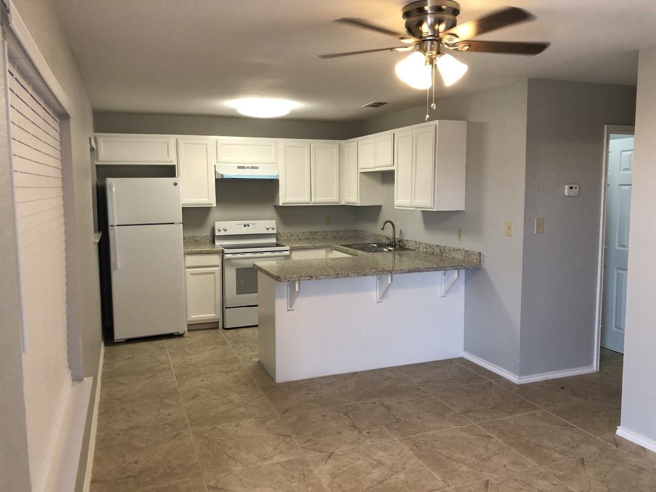607 S Veterans Blvd #17 - Photo 2 of 8