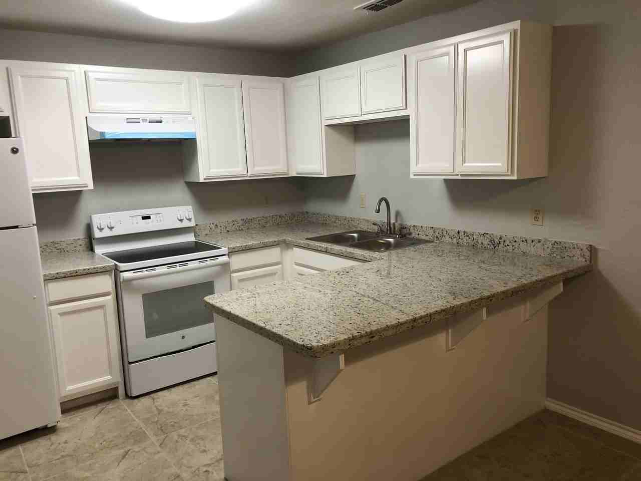 607 S Veterans Blvd #17 - Photo 3 of 8