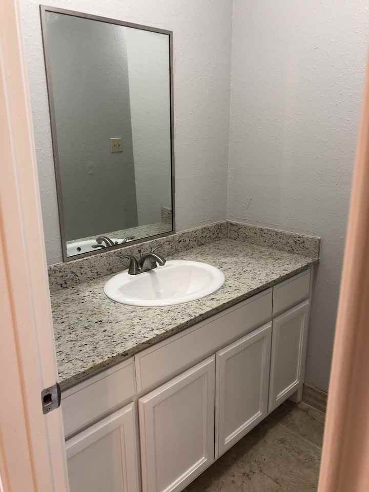 607 S Veterans Blvd #17 - Photo 4 of 8
