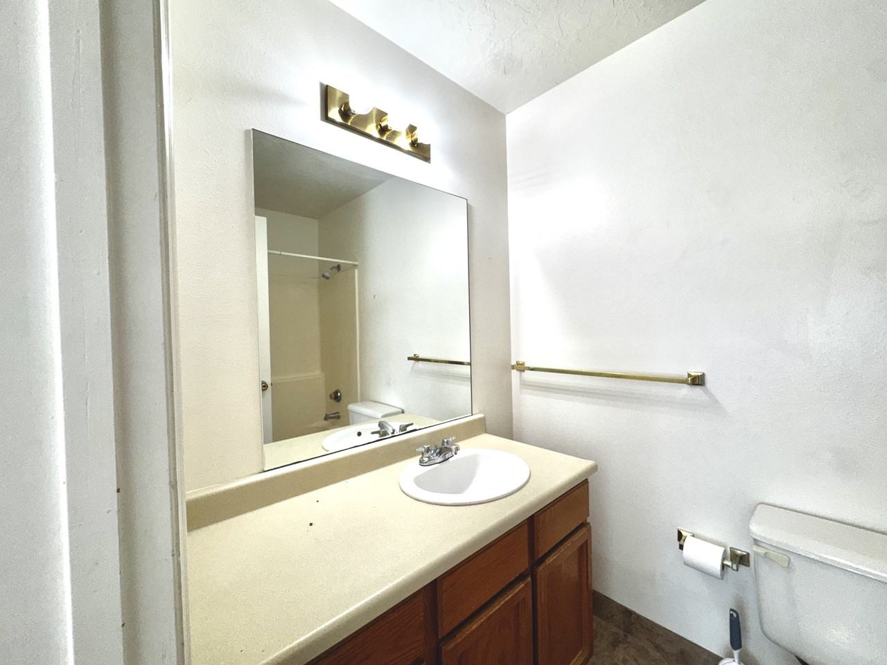 536 Ne, Unitbedroom D - Photo 6 of 21