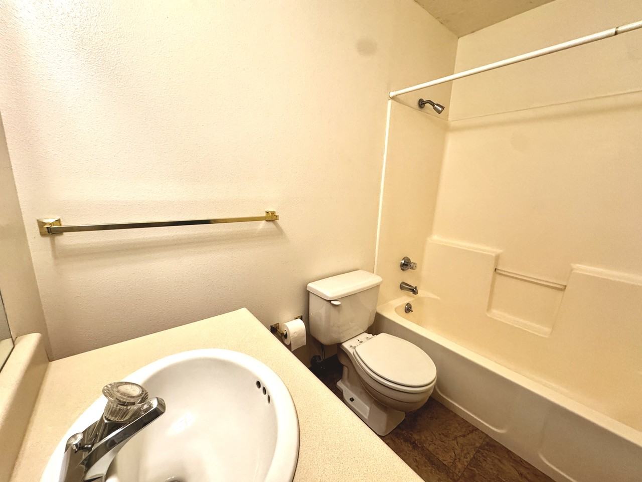 536 Ne, Unitbedroom D - Photo 7 of 21