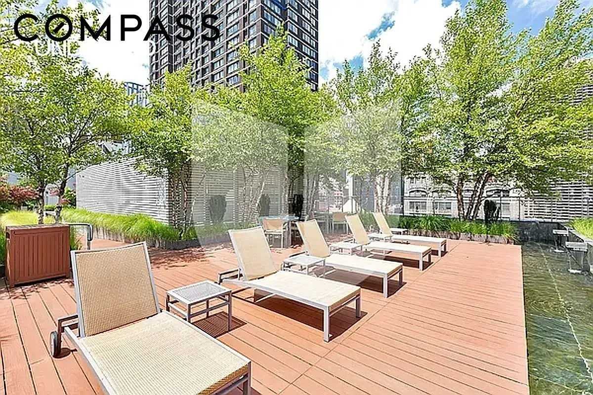 303 E 33rd St #7B - Photo 4 of 5