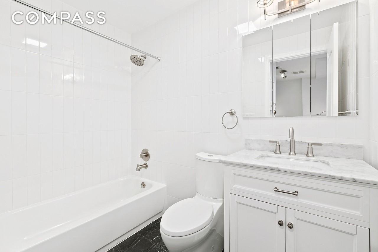 886 Myrtle Ave #2A - Photo 4 of 5