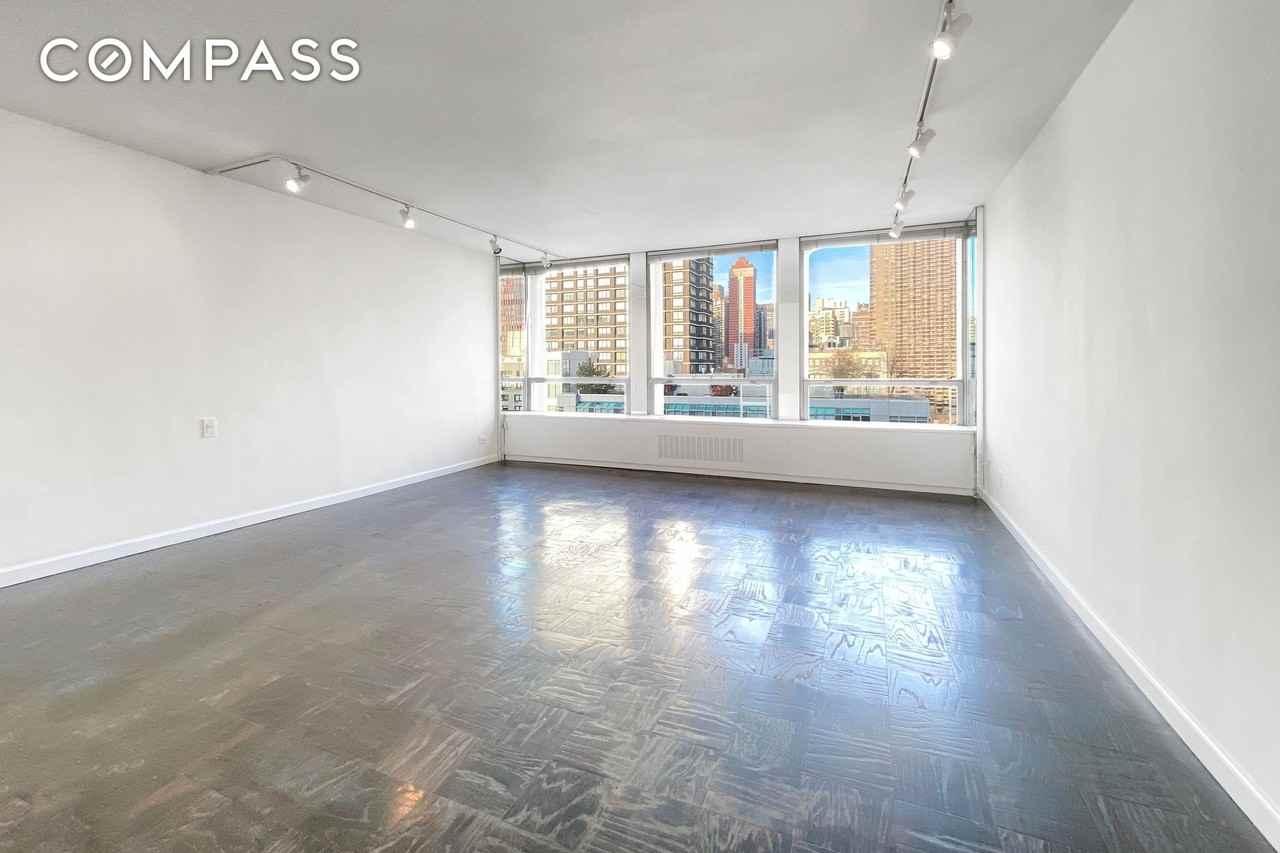 330 E 33rd St #14D