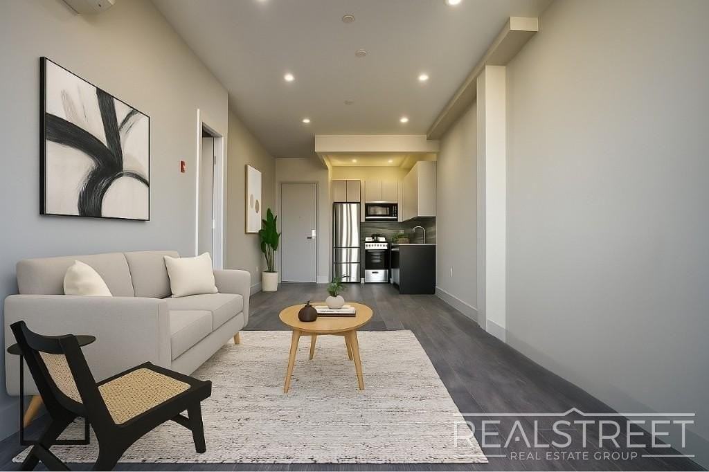 2517 Bedford Ave #3B - Photo 2 of 12