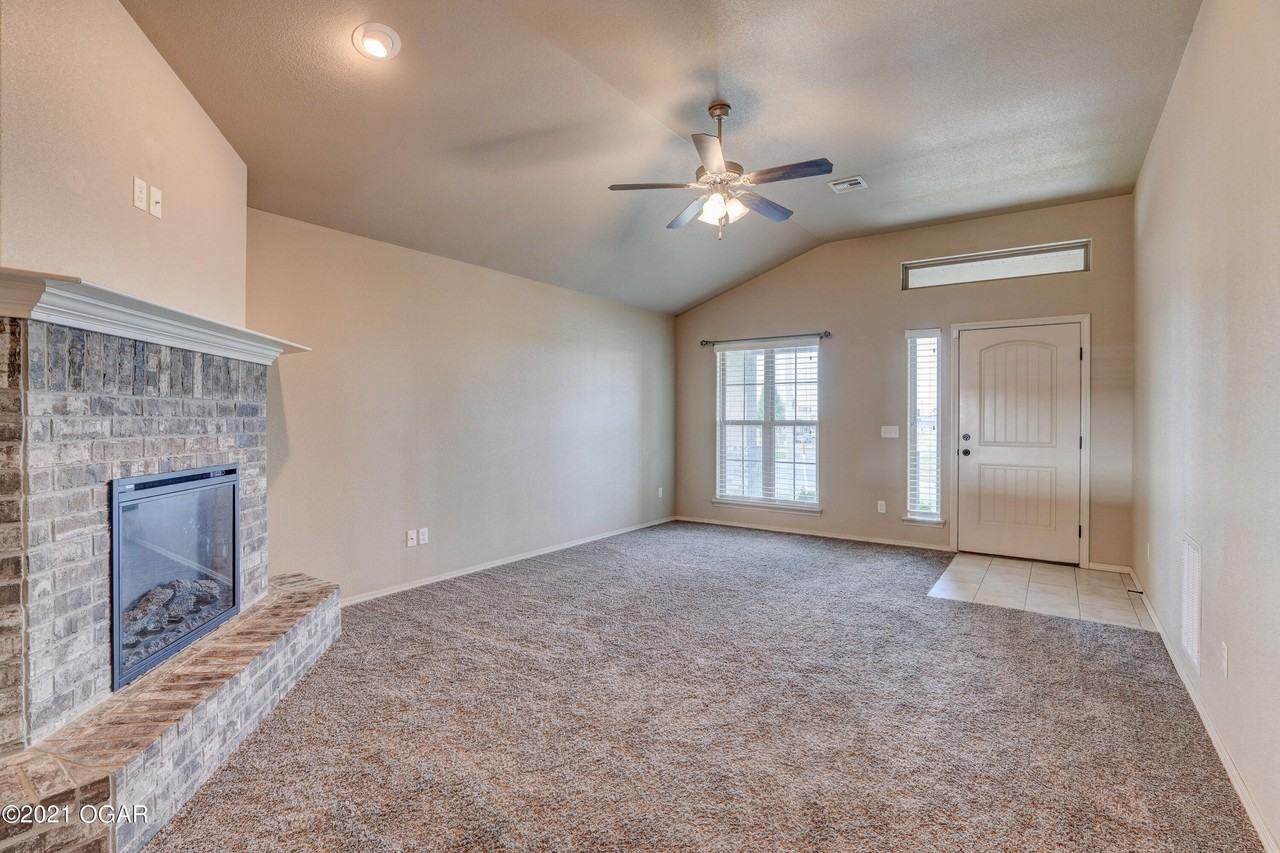 2531 Virginia Ave - Photo 5 of 21